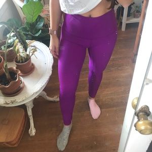 Size 4 lululemon wunder unders magenta